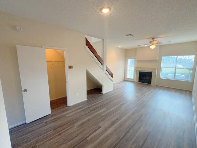 7900 Bissonnet Street D8, Houston, TX 77074