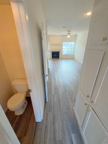 7900 Bissonnet Street D8, Houston, TX 77074