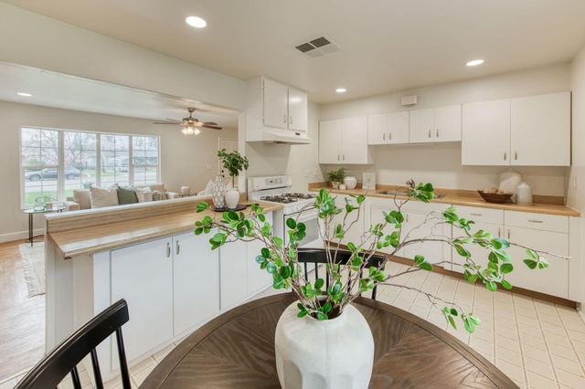 125 N Pollasky Avenue, Clovis, CA 93612