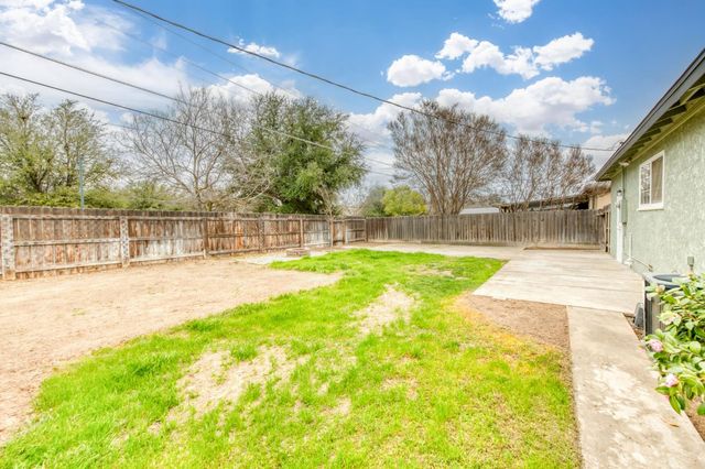 125 N Pollasky Avenue, Clovis, CA 93612