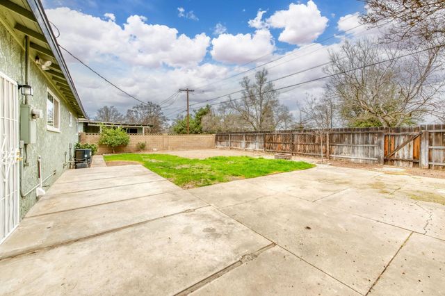 125 N Pollasky Avenue, Clovis, CA 93612