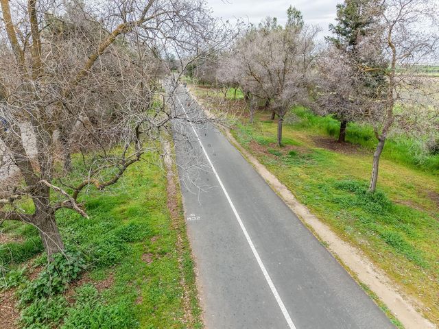 125 N Pollasky Avenue, Clovis, CA 93612