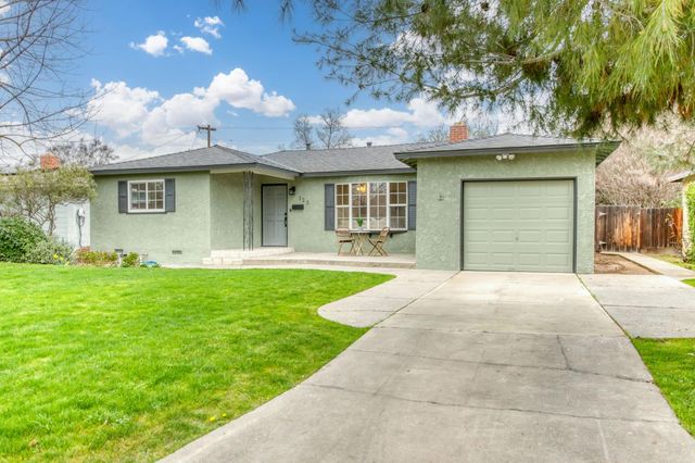 125 N Pollasky Avenue, Clovis, CA 93612