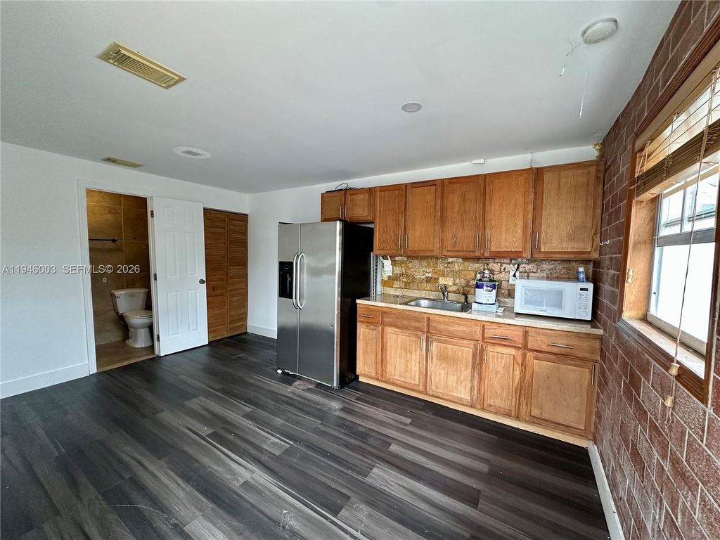 15448 SW 62nd St 1, Miami, FL 33193