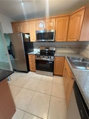 5080 SW 64th Ave 104, Davie, FL 33314