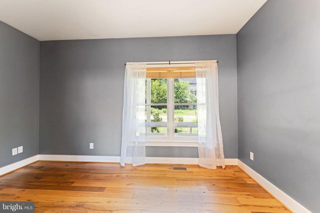 40989 REDWING SONG LN, Lovettsville, VA 20180