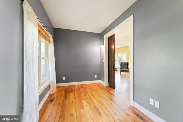 40989 REDWING SONG LN, Lovettsville, VA 20180