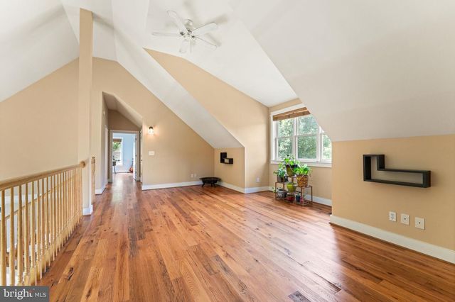 40989 REDWING SONG LN, Lovettsville, VA 20180