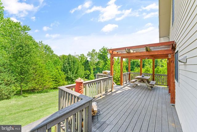 40989 REDWING SONG LN, Lovettsville, VA 20180