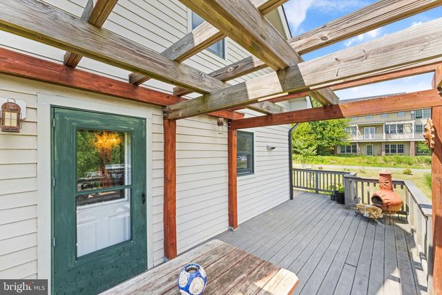 40989 REDWING SONG LN, Lovettsville, VA 20180