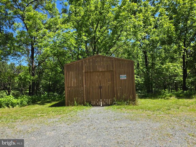 40989 REDWING SONG LN, Lovettsville, VA 20180