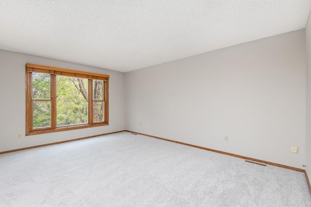 10135 47th Avenue N, Plymouth, MN 55442