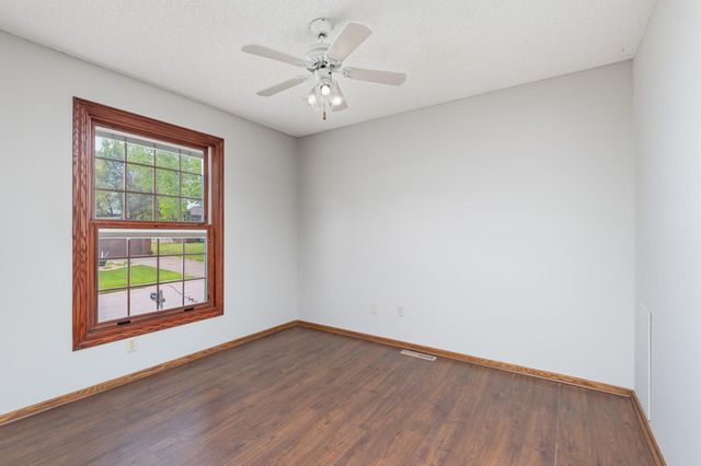 10135 47th Avenue N, Plymouth, MN 55442