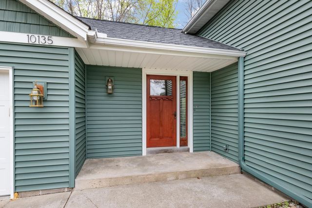 10135 47th Avenue N, Plymouth, MN 55442