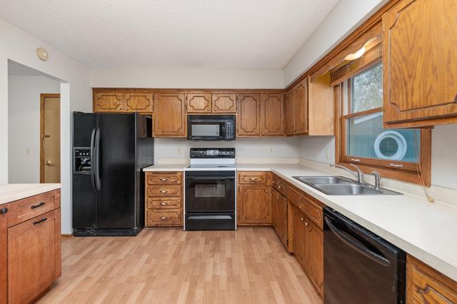 10135 47th Avenue N, Plymouth, MN 55442
