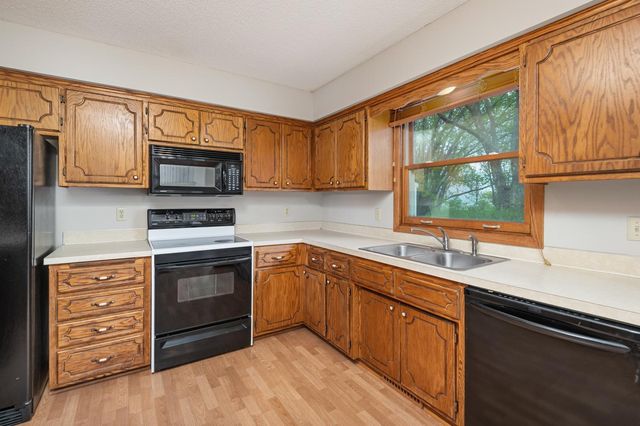 10135 47th Avenue N, Plymouth, MN 55442