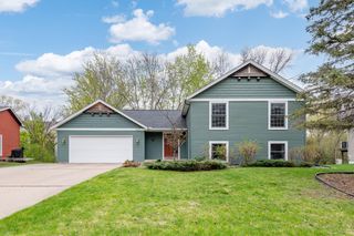 10135 47th Avenue N, Plymouth, MN 55442