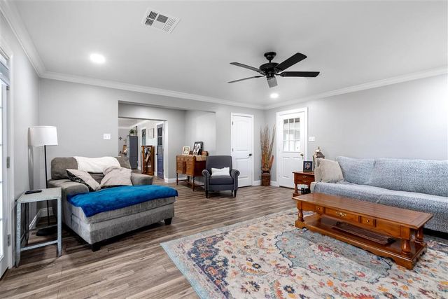 1004 Helen St Street, Iowa, LA 70647