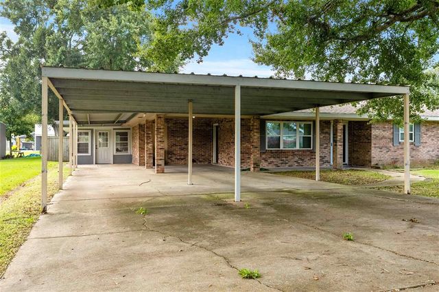 1004 Helen St Street, Iowa, LA 70647