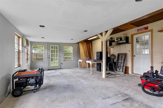 1004 Helen St Street, Iowa, LA 70647