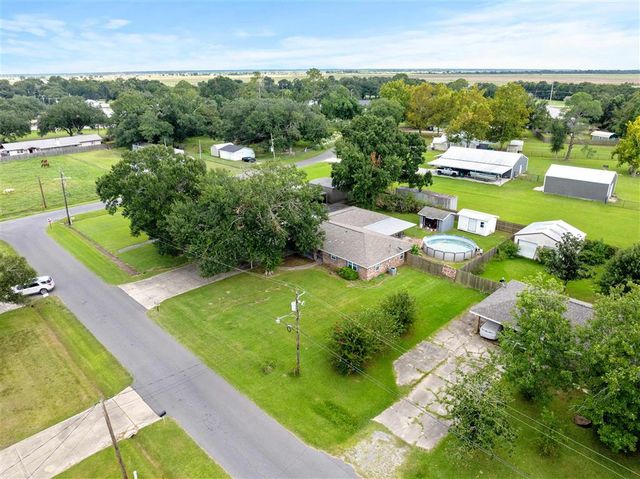 1004 Helen St Street, Iowa, LA 70647