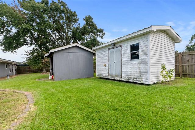 1004 Helen St Street, Iowa, LA 70647