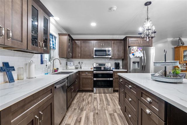 1004 Helen St Street, Iowa, LA 70647