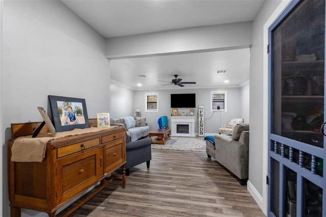 1004 Helen St Street, Iowa, LA 70647