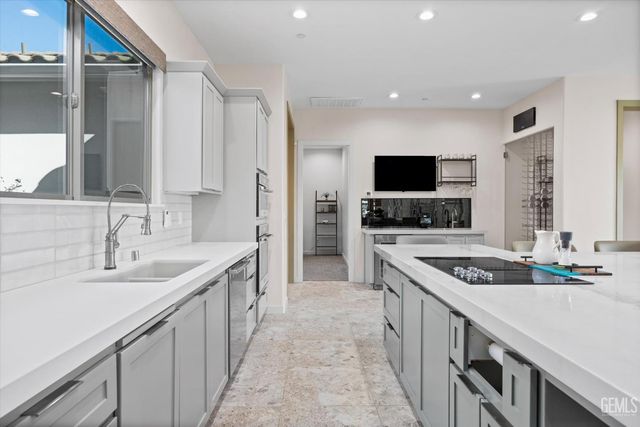 16120 Match Pointe Court, Bakersfield, CA 93306