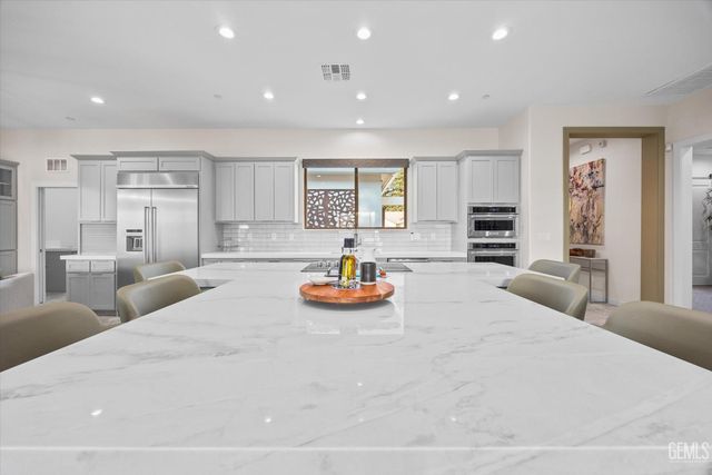 16120 Match Pointe Court, Bakersfield, CA 93306