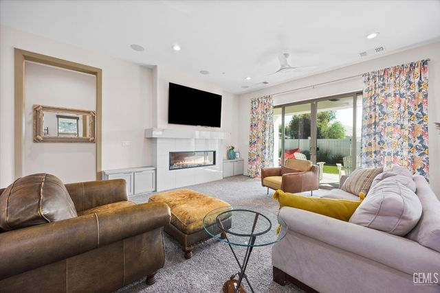 16120 Match Pointe Court, Bakersfield, CA 93306