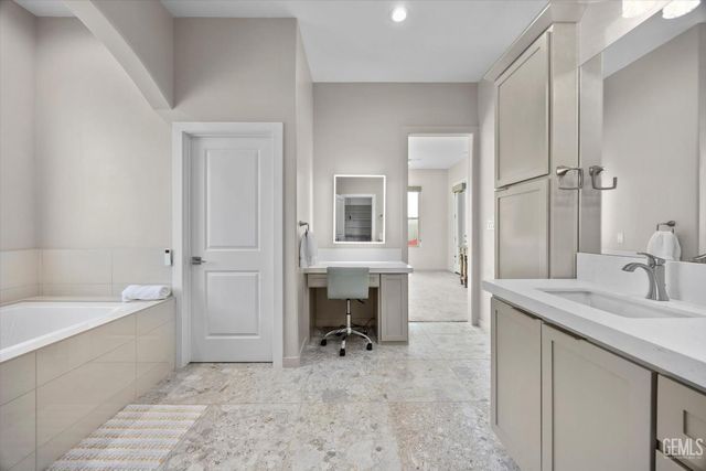 16120 Match Pointe Court, Bakersfield, CA 93306