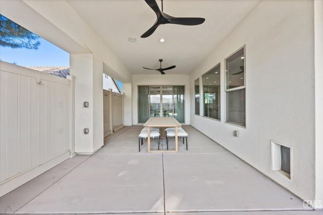 16120 Match Pointe Court, Bakersfield, CA 93306