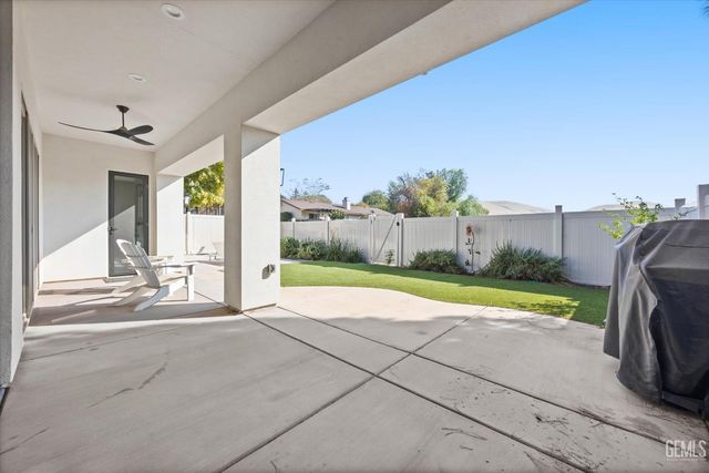 16120 Match Pointe Court, Bakersfield, CA 93306