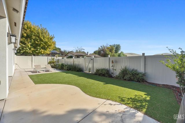 16120 Match Pointe Court, Bakersfield, CA 93306