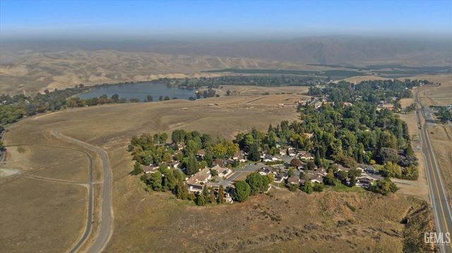 16120 Match Pointe Court, Bakersfield, CA 93306