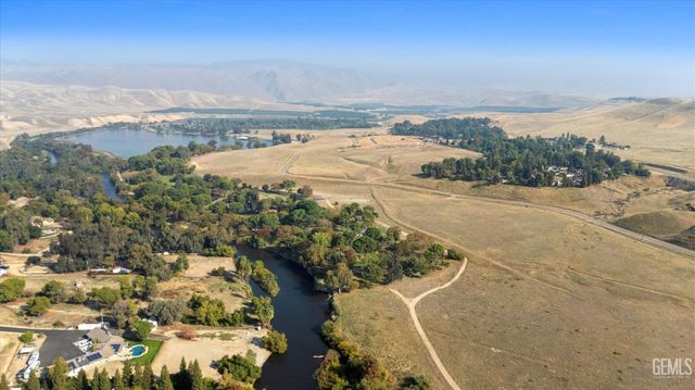 16120 Match Pointe Court, Bakersfield, CA 93306