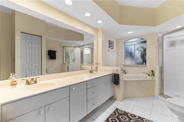 28060 Palmas Grandes LN 202, Bonita Springs, FL 34135