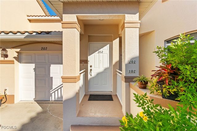 28060 Palmas Grandes LN 202, Bonita Springs, FL 34135