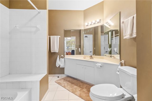 28060 Palmas Grandes LN 202, Bonita Springs, FL 34135