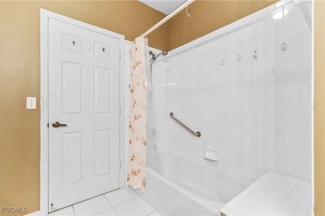 28060 Palmas Grandes LN 202, Bonita Springs, FL 34135