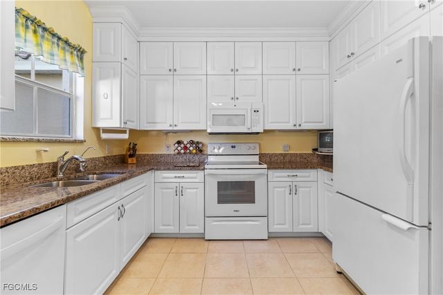 28060 Palmas Grandes LN 202, Bonita Springs, FL 34135