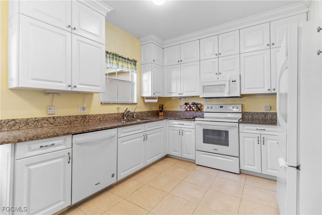 28060 Palmas Grandes LN 202, Bonita Springs, FL 34135