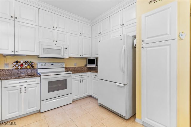 28060 Palmas Grandes LN 202, Bonita Springs, FL 34135