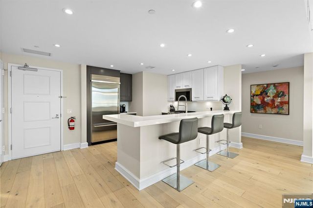 8100 River Road 816, North Bergen, NJ 07047