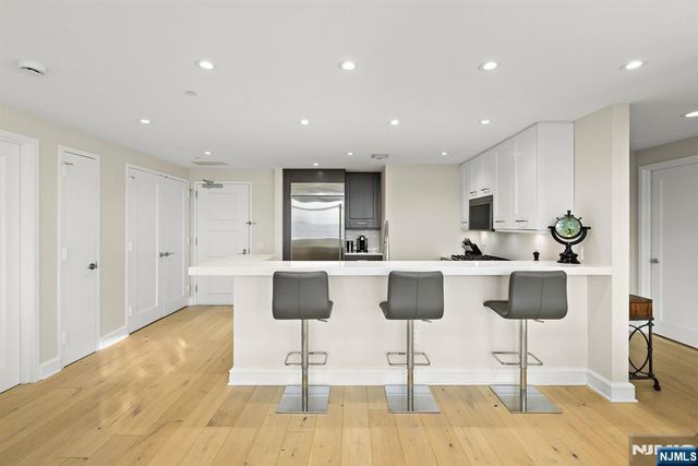 8100 River Road 816, North Bergen, NJ 07047