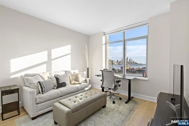 8100 River Road 816, North Bergen, NJ 07047