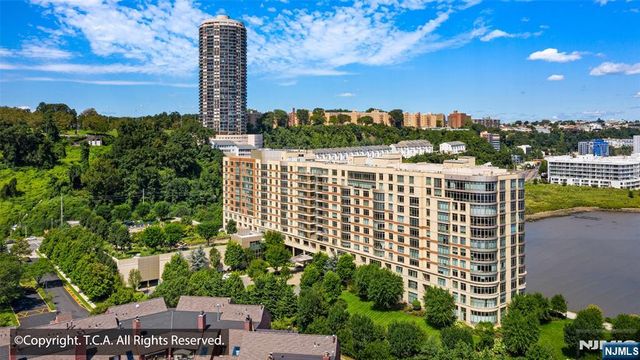 8100 River Road 816, North Bergen, NJ 07047