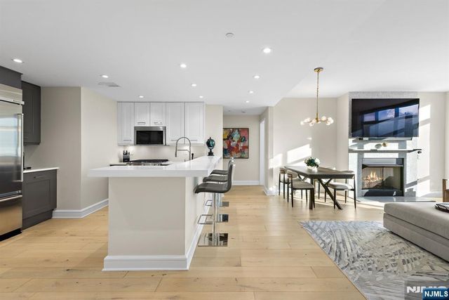 8100 River Road 816, North Bergen, NJ 07047