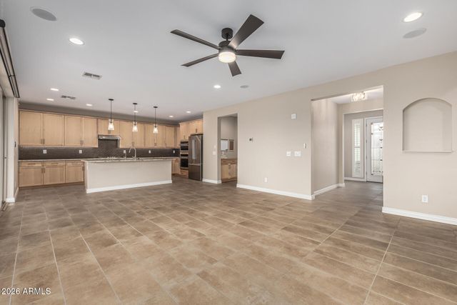 39725 N HAILEY Lane, San Tan Valley, AZ 85140